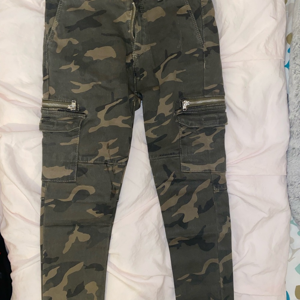 Girls Camo Cargo Pants